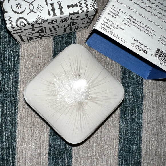 NIB DRUNK ELEPHANT Pekee Cleansing Bar 4oz - Picture 5 of 5